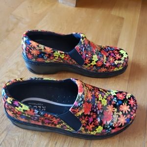 Klogs brand clogs barely worn size 11 Medium width